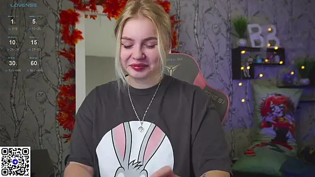 Moon Valkyrie online show from 10.14.25