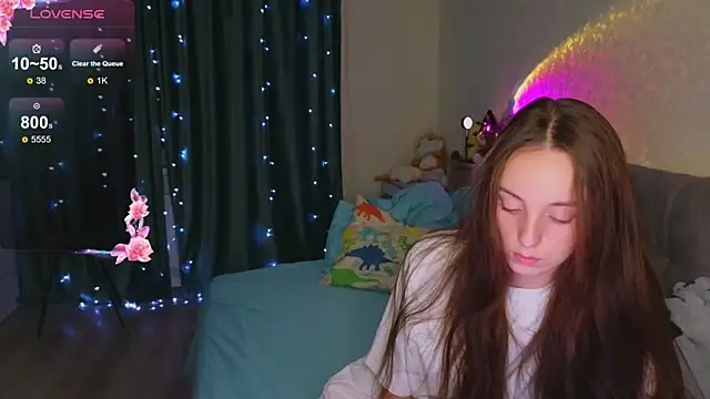 Snapshot of Silver_rains chatting on 11.08.25 Silver rains online show from 11.08.25