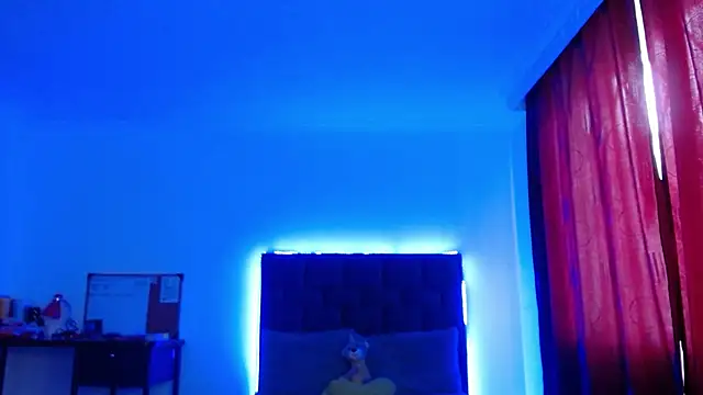Snapshot of VALERY_MEER chatting on 04.17.26 VALERY MEER online show from 04.17.26