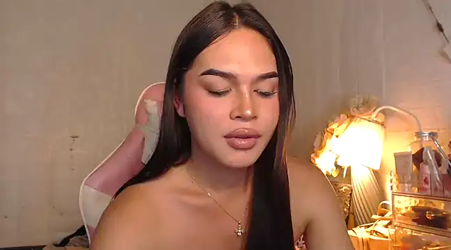 Ashely Lewis online show from 01.17.25