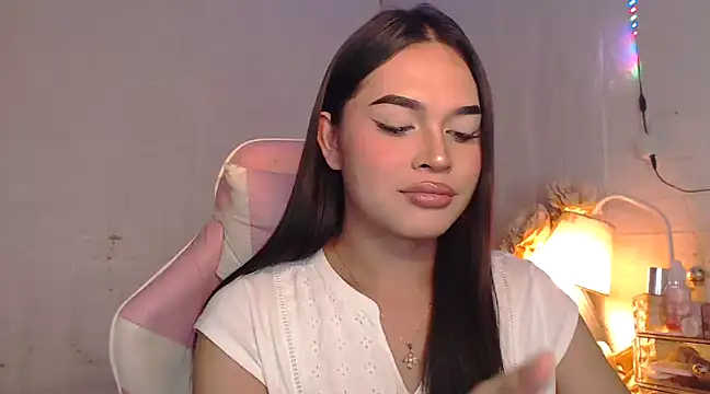 Ashely Lewis online show from 02.04.25