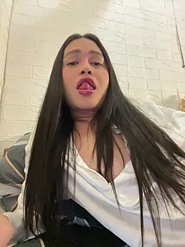 Ashely Lewis online show from 05.08.26