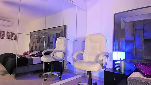 zinnia mosley online show from 01.11.26