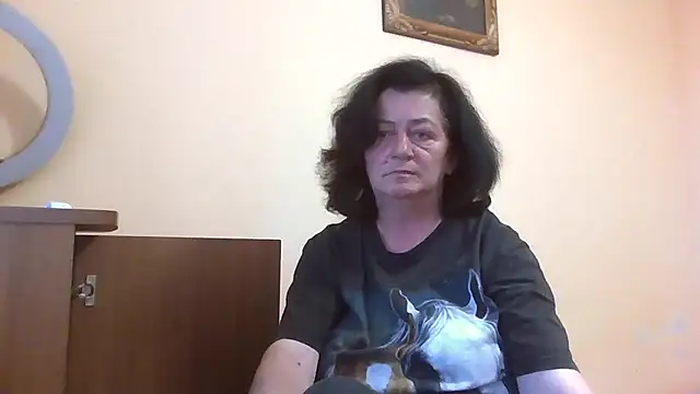 Snapshot of GypsiQueen2 chatting on 06.15.26 GypsiQueen2 online show from 06.15.26
