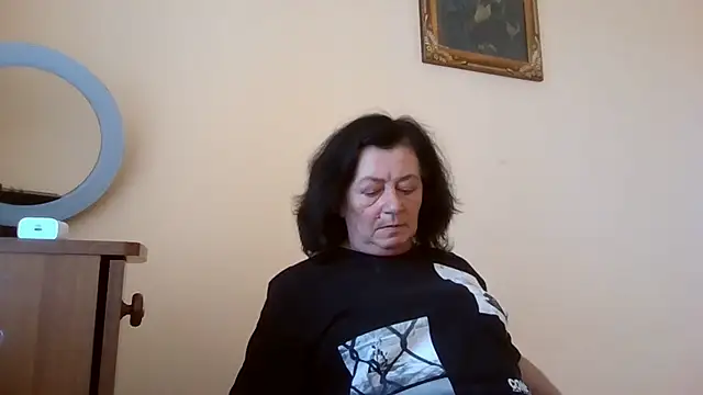 Snapshot of GypsiQueen2 chatting on 06.21.26 GypsiQueen2 online show from 06.21.26