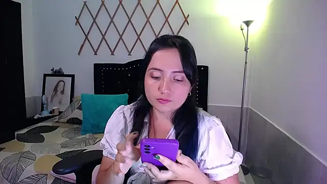 naughty girl 4u online show from 09.19.25