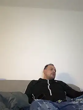 Snapshot of Lovemilf6969@xh chatting on 11.13.25 Lovemilf6969xh online show from 11.13.25
