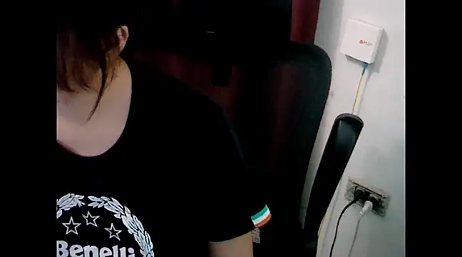 makemefallin online show from 12.22.24