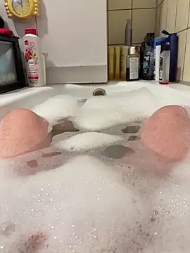 Snapshot of David19932908 chatting on 12.02.25 David19932908 online show from 12.02.25