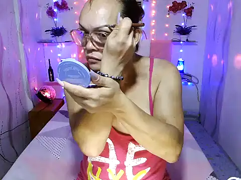 UrAsianPrincessDanie online show from 12.12.24