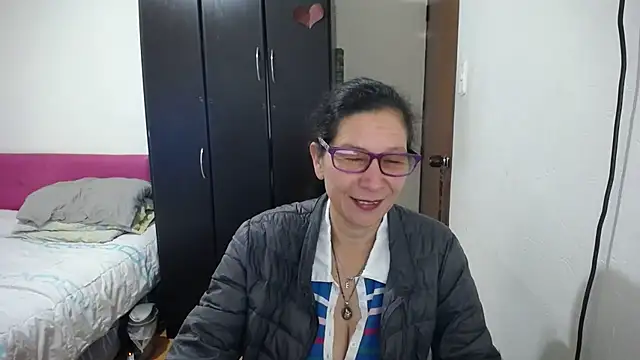 Snapshot of latin49 chatting on 06.01.26 latin49 online show from 06.01.26