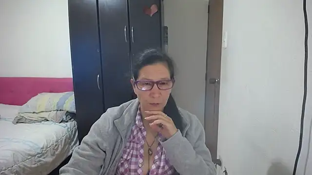 Snapshot of latin49 chatting on 06.11.26 latin49 online show from 06.11.26