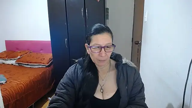 Snapshot of latin49 chatting on 06.27.26 latin49 online show from 06.27.26