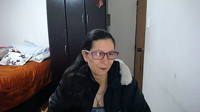 Snapshot of latin49 chatting on 07.14.26 latin49 online show from 07.14.26