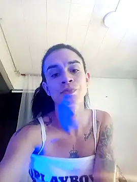 Snapshot of lesly_xx chatting on 01.21.25 lesly xx online show from 01.21.25