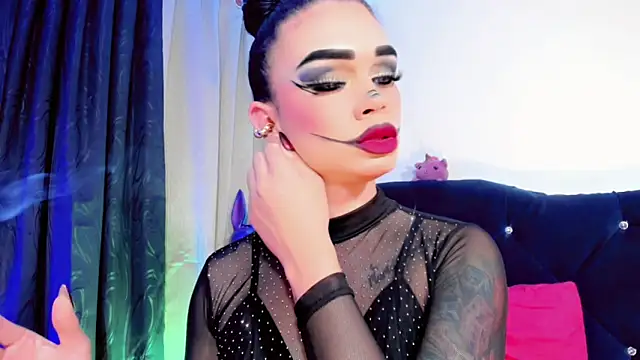 Snapshot of lesly_xx chatting on 10.31.25 lesly xx online show from 10.31.25