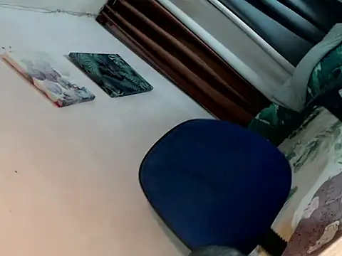 SweetlovelyLhena online show from 12.01.25