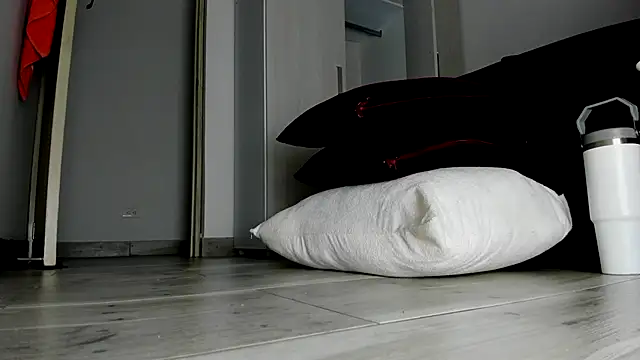 Skarleth69 online show from 12.03.25