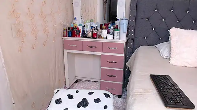 CanndyBrunett online show from 04.14.26