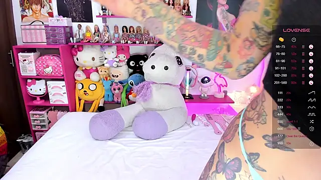 Snapshot of tattooBabyxxx chatting on 02.04.25 tattooBabyxxx online show from 02.04.25