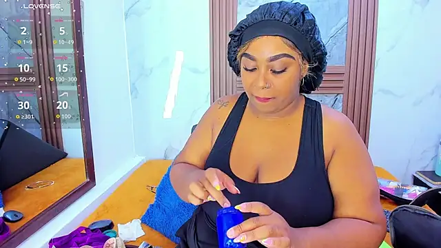 Snapshot of HannyMansonh chatting on 10.15.25 HannyMansonh online show from 10.15.25