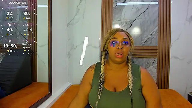 Snapshot of HannyMansonh chatting on 10.16.25 HannyMansonh online show from 10.16.25