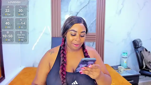 Snapshot of HannyMansonh chatting on 11.02.25 HannyMansonh online show from 11.02.25