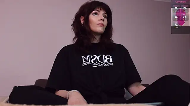 Luna Blake online show from 10.11.25