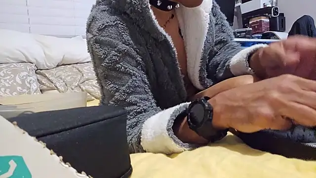 Snapshot of AmGuy23 chatting on 11.09.25 AmGuy23 online show from 11.09.25