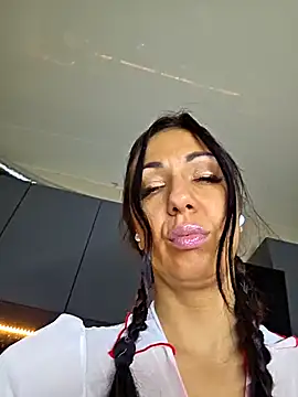 LeticiaWoods online show from 11.18.25