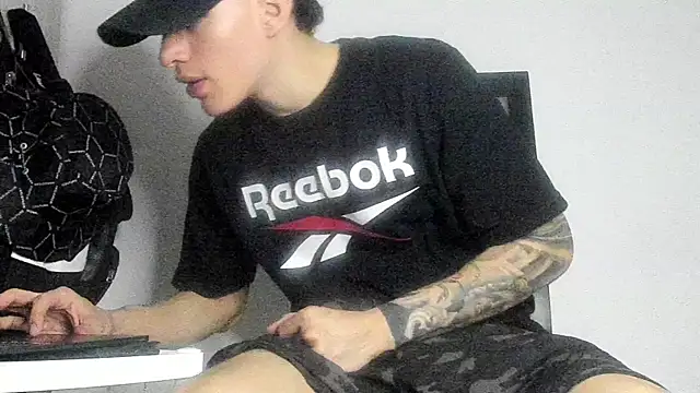 Snapshot of enzo_bvlgari chatting on 01.08.26 enzo bvlgari online show from 01.08.26