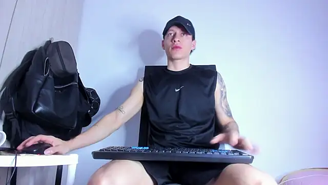 Snapshot of enzo_bvlgari chatting on 03.01.26 enzo bvlgari online show from 03.01.26