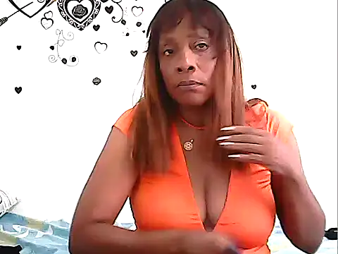 Snapshot of RoosePaarker chatting on 02.16.25 RoosePaarker online show from 02.16.25