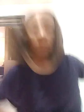 Snapshot of RoosePaarker chatting on 12.05.25 RoosePaarker online show from 12.05.25