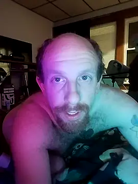 Snapshot of TaylorBlaze chatting on 11.30.25 TaylorBlaze online show from 11.30.25