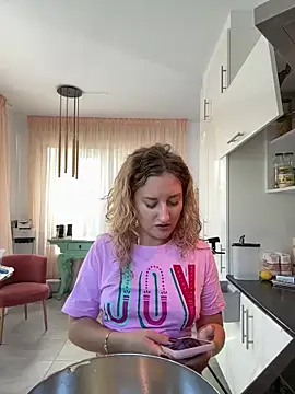 MileySummer online show from 12.14.25