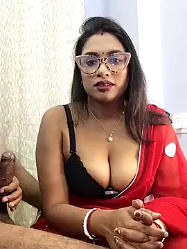 Snapshot of Queen_Dolly chatting on 12.14.25 Queen Dolly online show from 12.14.25