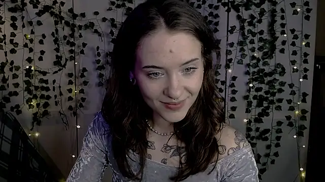 Snapshot of risha_laas chatting on 04.30.26 risha laas online show from 04.30.26