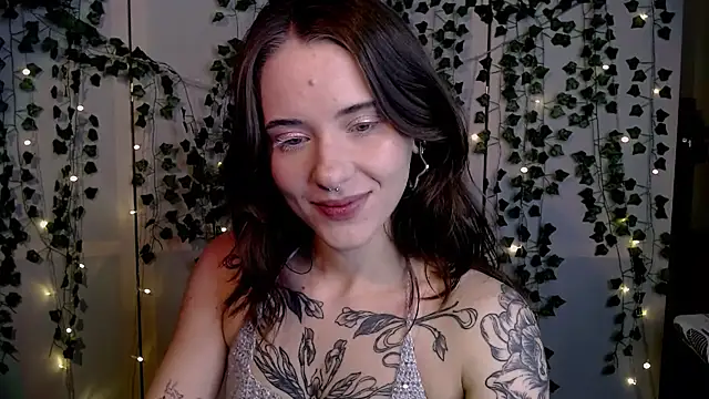 Snapshot of risha_laas chatting on 05.14.26 risha laas online show from 05.14.26