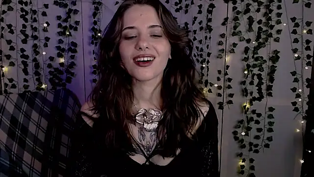 Snapshot of risha_laas chatting on 05.29.26 risha laas online show from 05.29.26