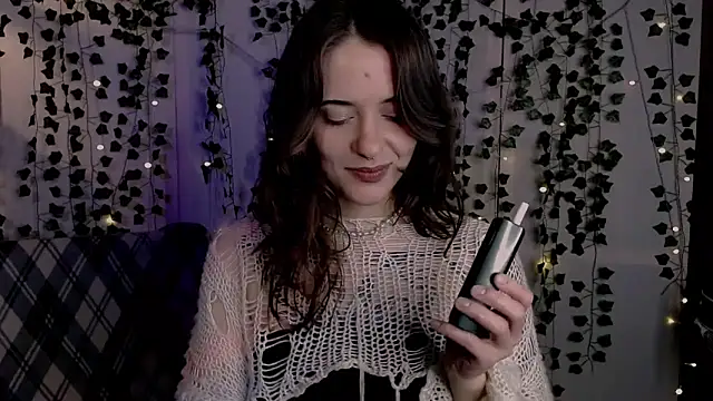 Snapshot of risha_laas chatting on 05.30.26 risha laas online show from 05.30.26