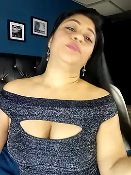 Snapshot of Lashmy111 chatting on 01.18.25 Lashmy111 online show from 01.18.25