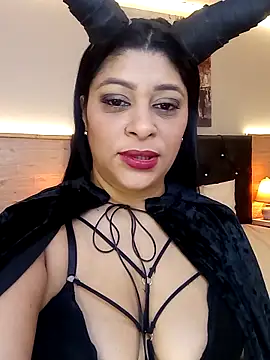 Snapshot of Lashmy111 chatting on 10.31.25 Lashmy111 online show from 10.31.25