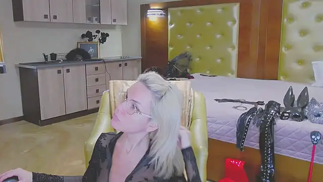 DomCaprisse online show from 10.14.25