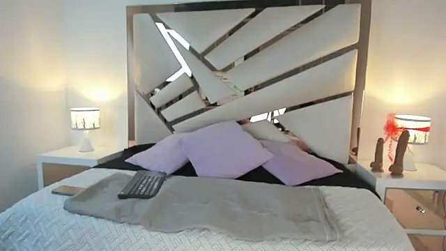 Naughty  Mom online show from 12.29.24