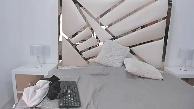 Naughty  Mom online show from 02.01.25