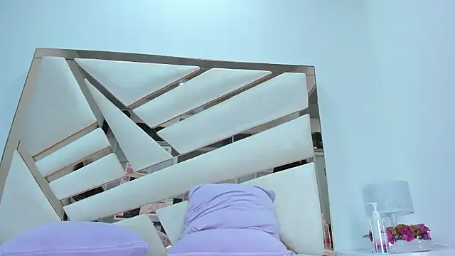 Naughty  Mom online show from 03.21.25