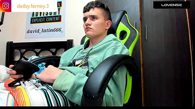 Snapshot of davidlatin66 chatting on 12.20.24 davidlatin66 online show from 12.20.24