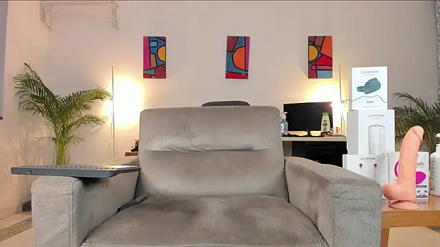 Snapshot of TatoKat chatting on 12.14.24 TatoKat online show from 12.14.24