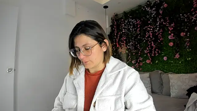 SarahDeyvis online show from 01.08.26